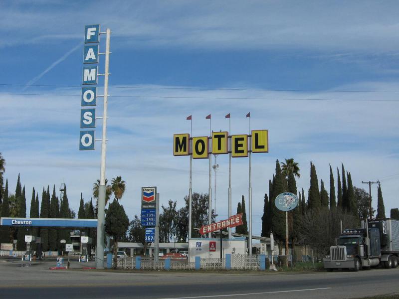  Famoso, California signs