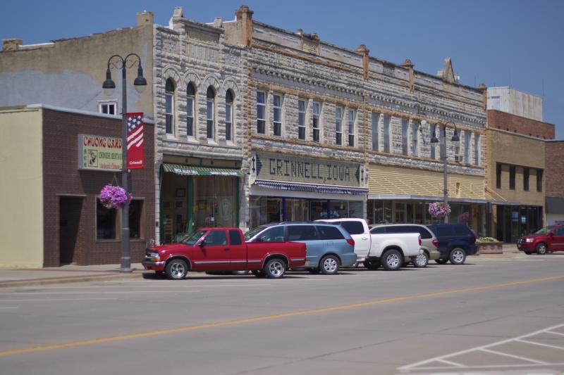  Grinnell Iowa - downtown