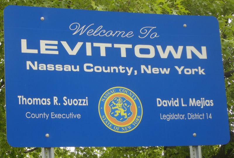  Welcome to Levittown sign